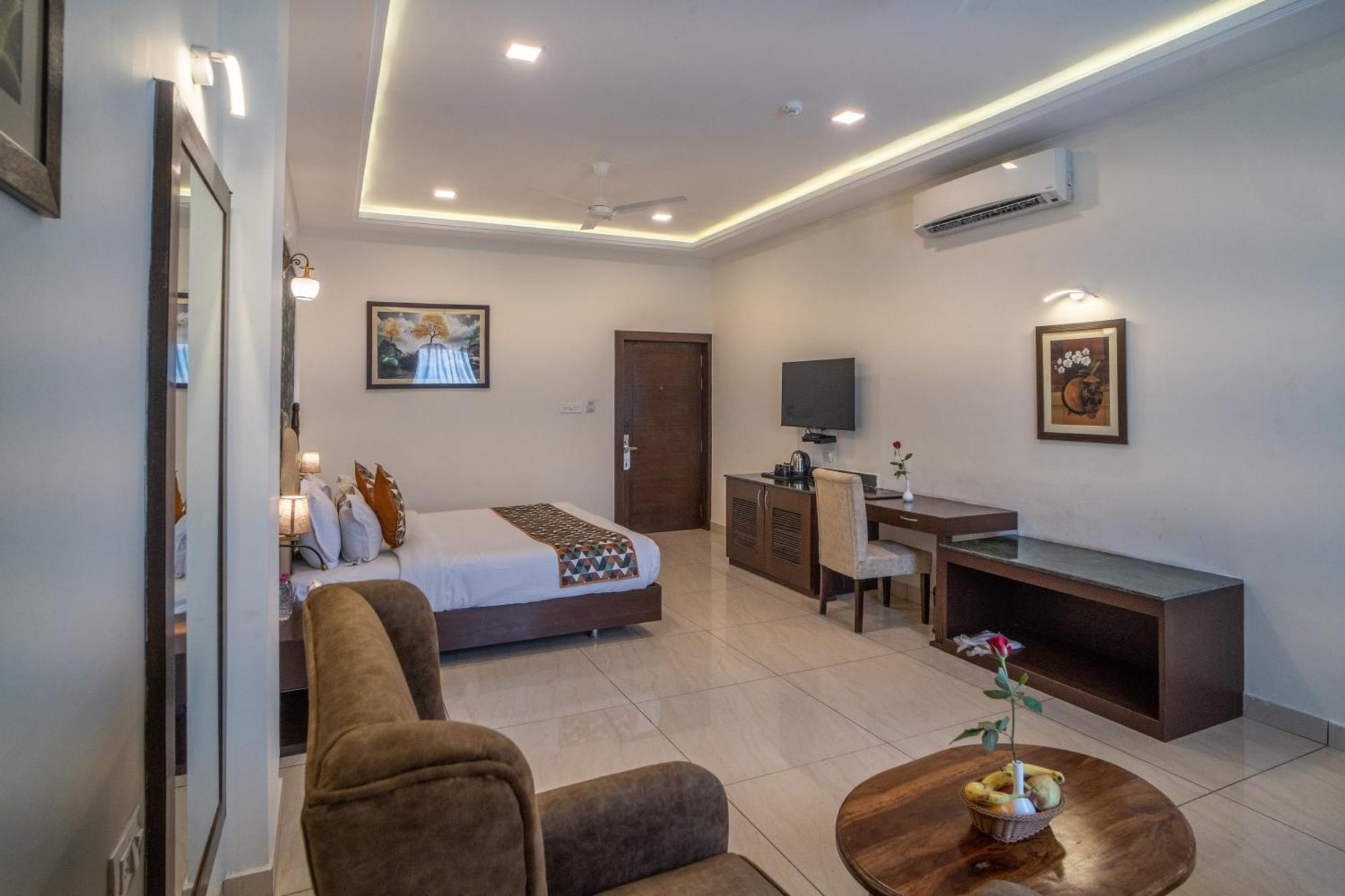 The Courtyard - Beyond Bar & Club Hotel Удайпур Екстериор снимка
