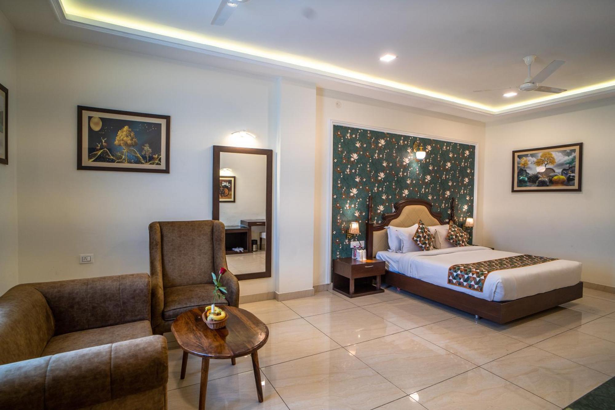 The Courtyard - Beyond Bar & Club Hotel Удайпур Екстериор снимка