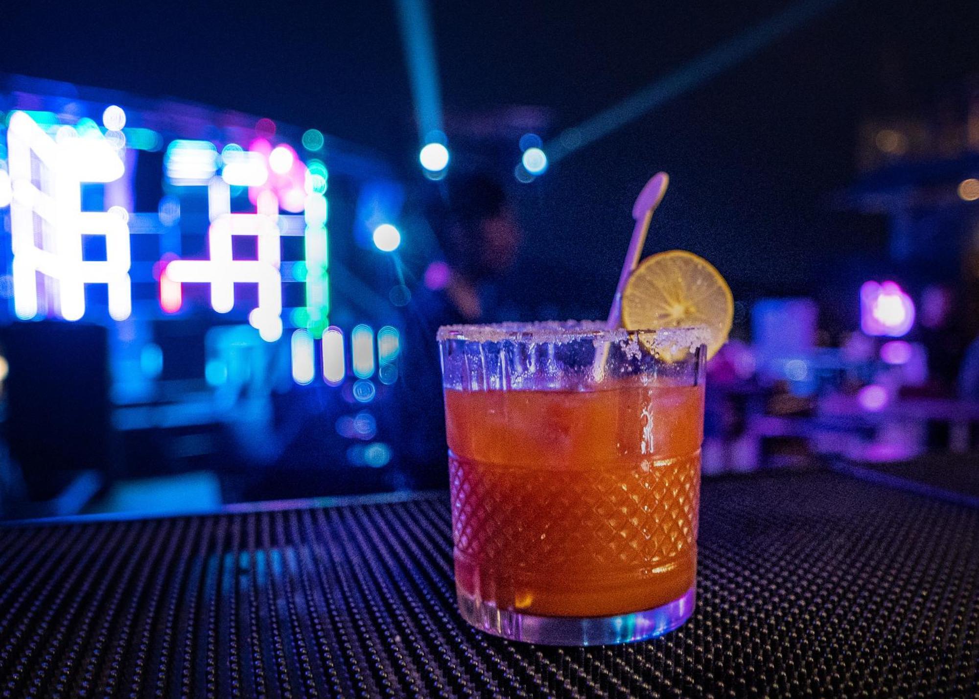 The Courtyard - Beyond Bar & Club Hotel Удайпур Екстериор снимка